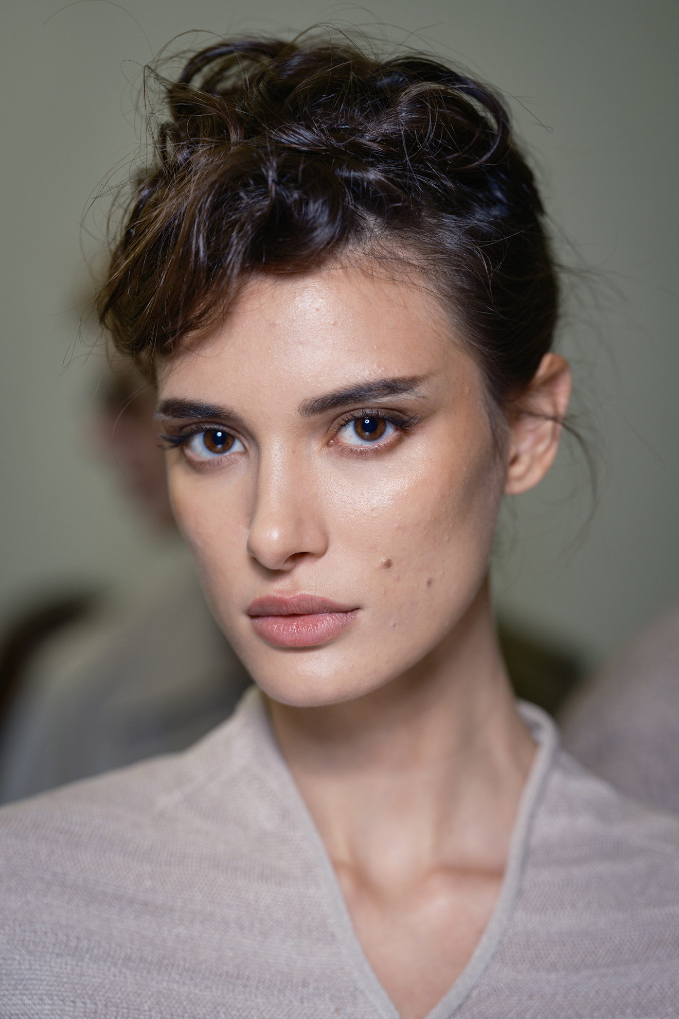 رسمات المكياج البني مع الايلاينر المجنح من دار Giorgio Armani