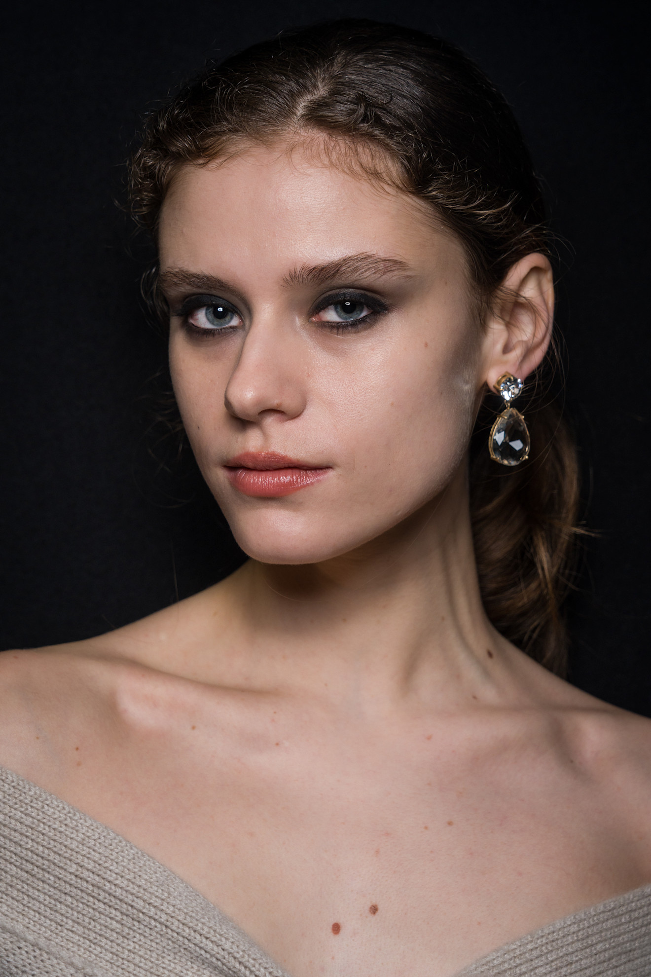 رسمات المكياج السموكي الداكن من دار Ermanno Scervino