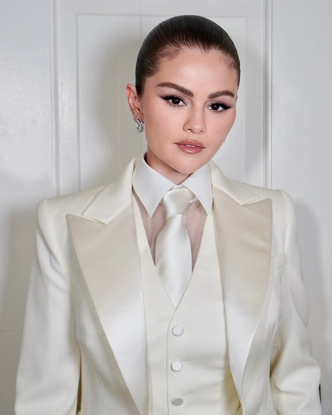 رسمات المكياج السموكي بأسلوب سيلينا غوميز