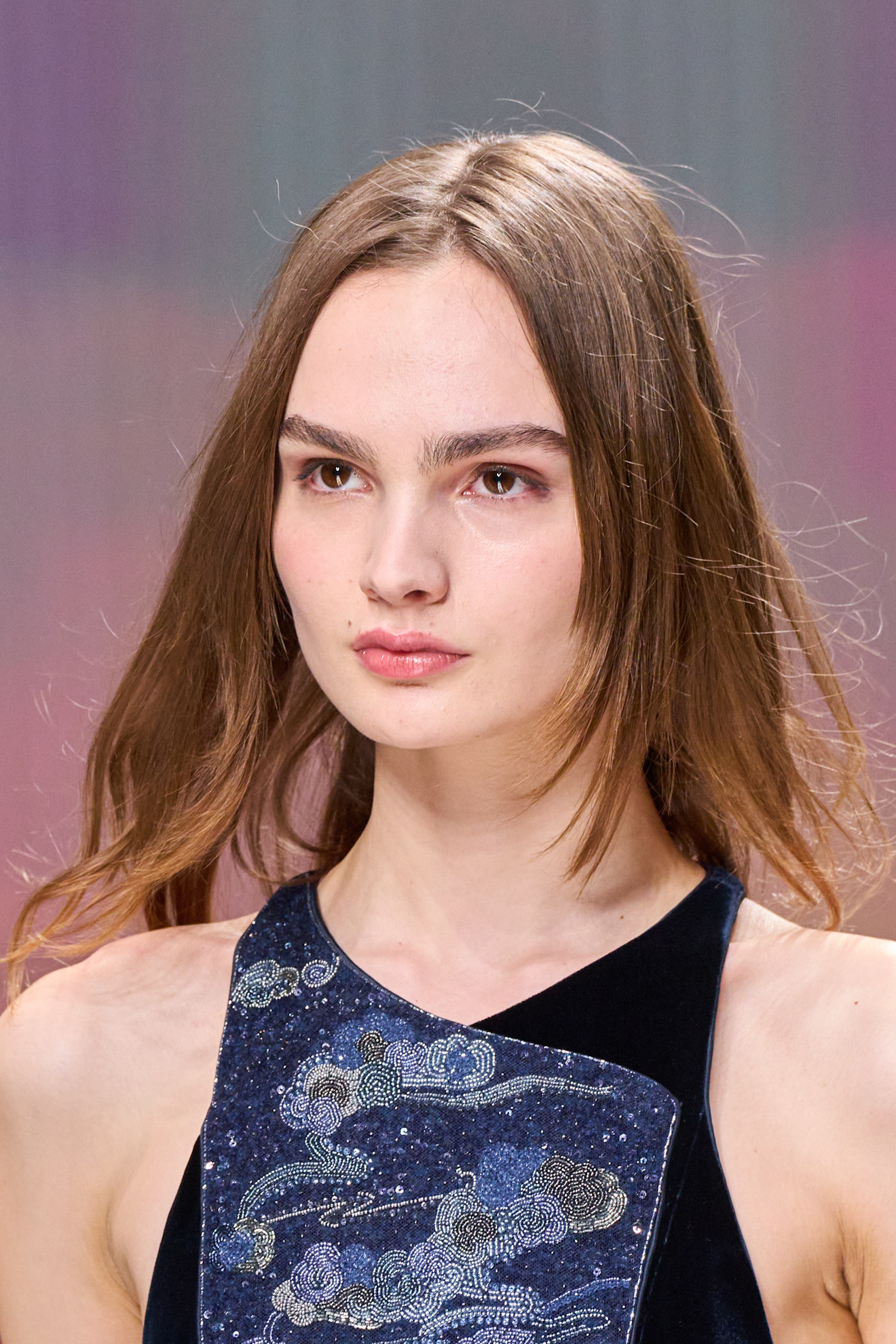 رسمات المكياج الغلوسي والبراق من دار Giorgio Armani