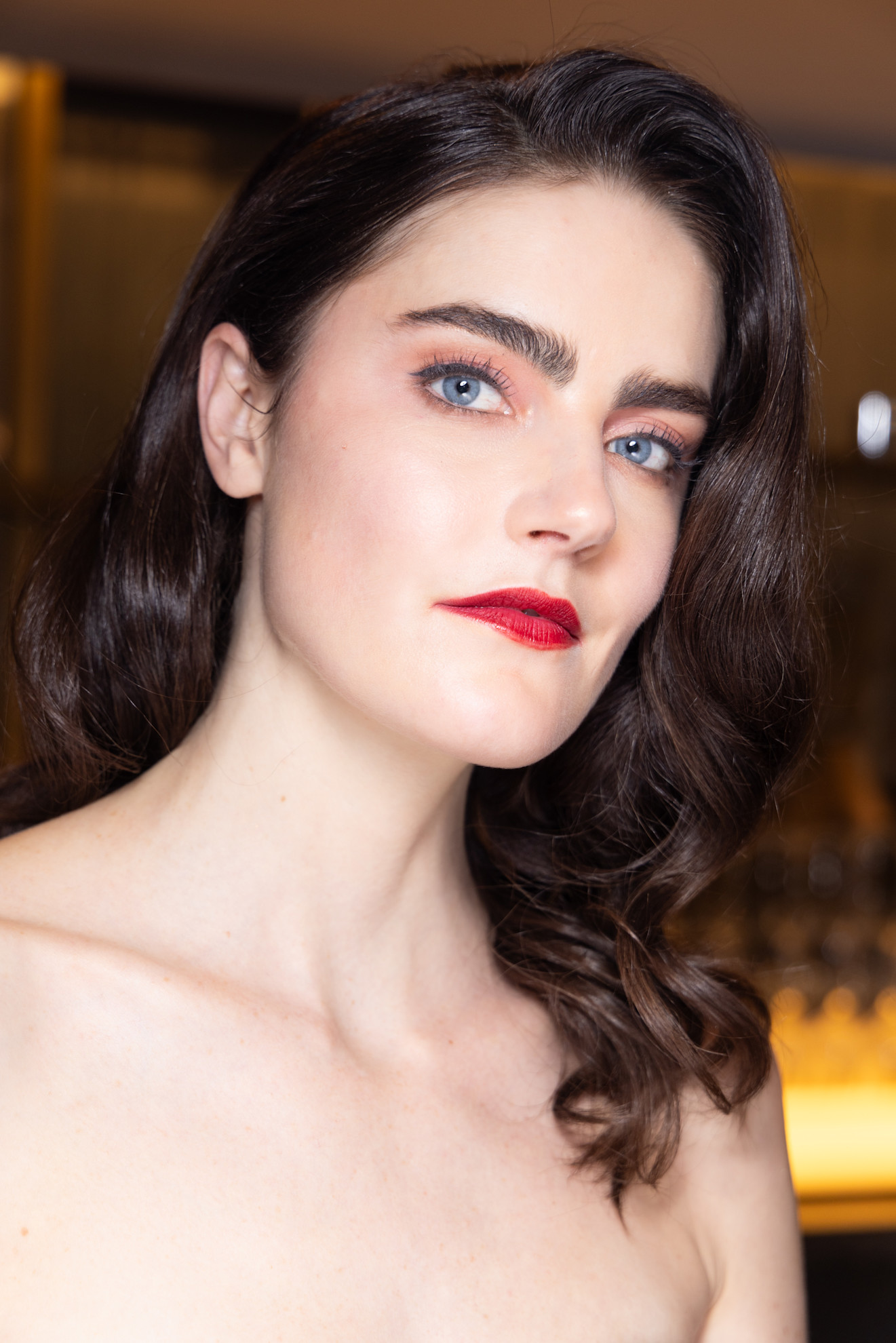 رسمات المكياج الملون مع التموجات المشمشية