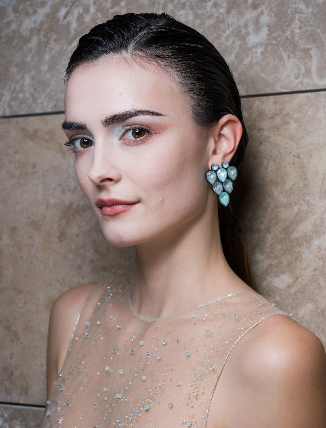 رسمات المكياج الملون والمات من دار Giorgio Armani Privé