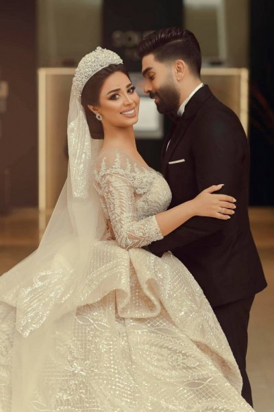 رنا سماحة مع عريسها