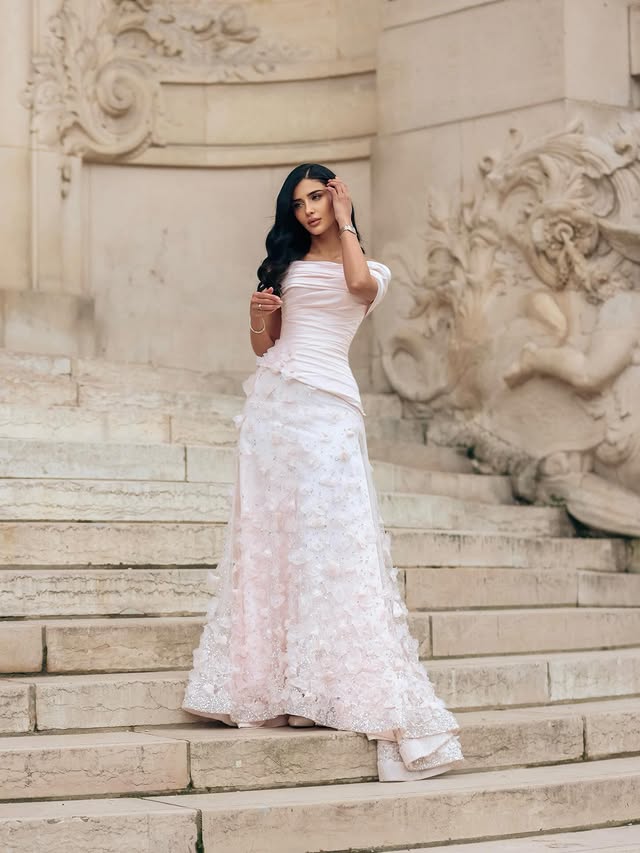 رهف الحربي بإطلالة العروس في باريس