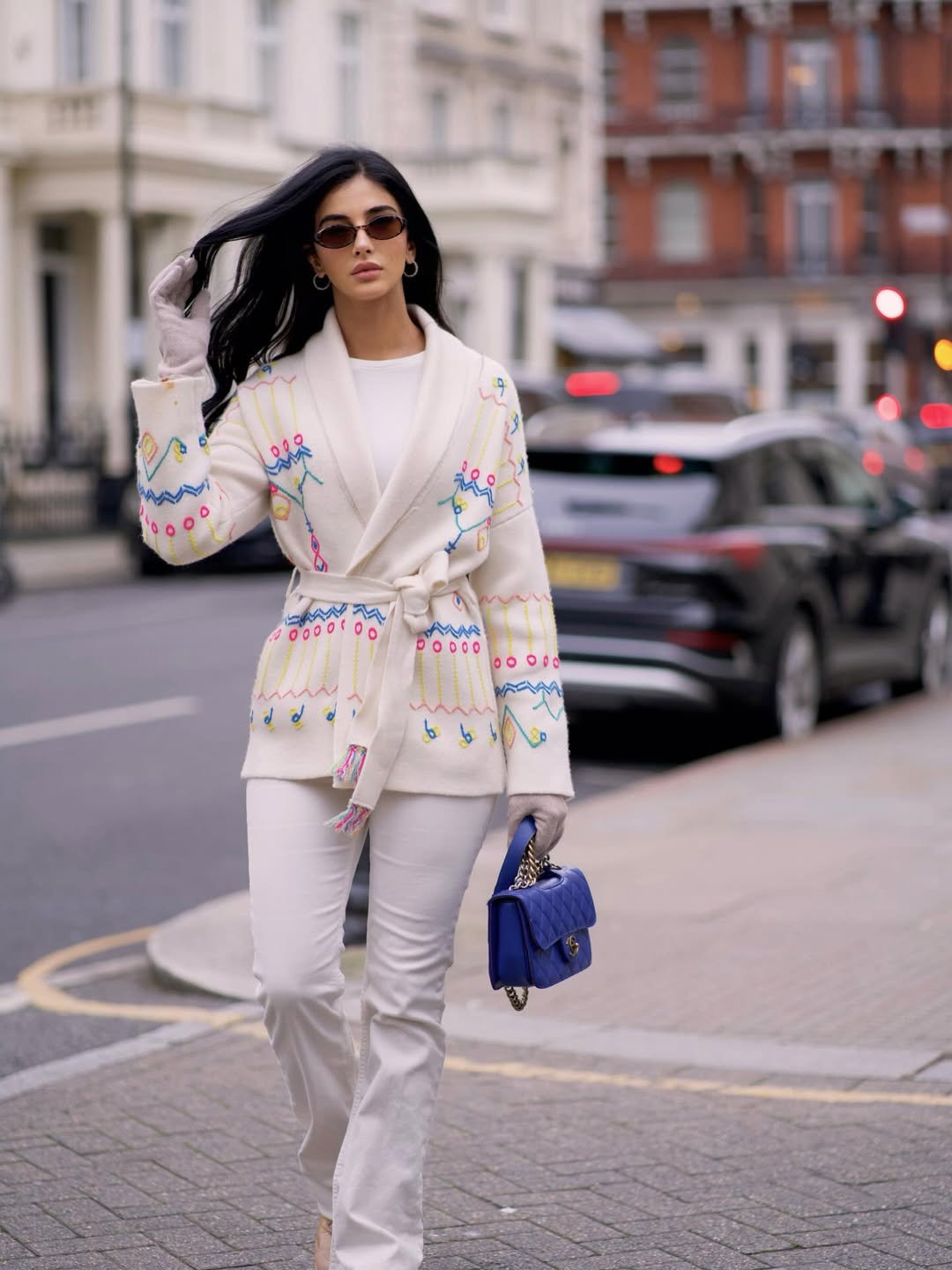 رهف بإطلالة صباحية بأسلوب ستريت ستايل في شوارع لندن