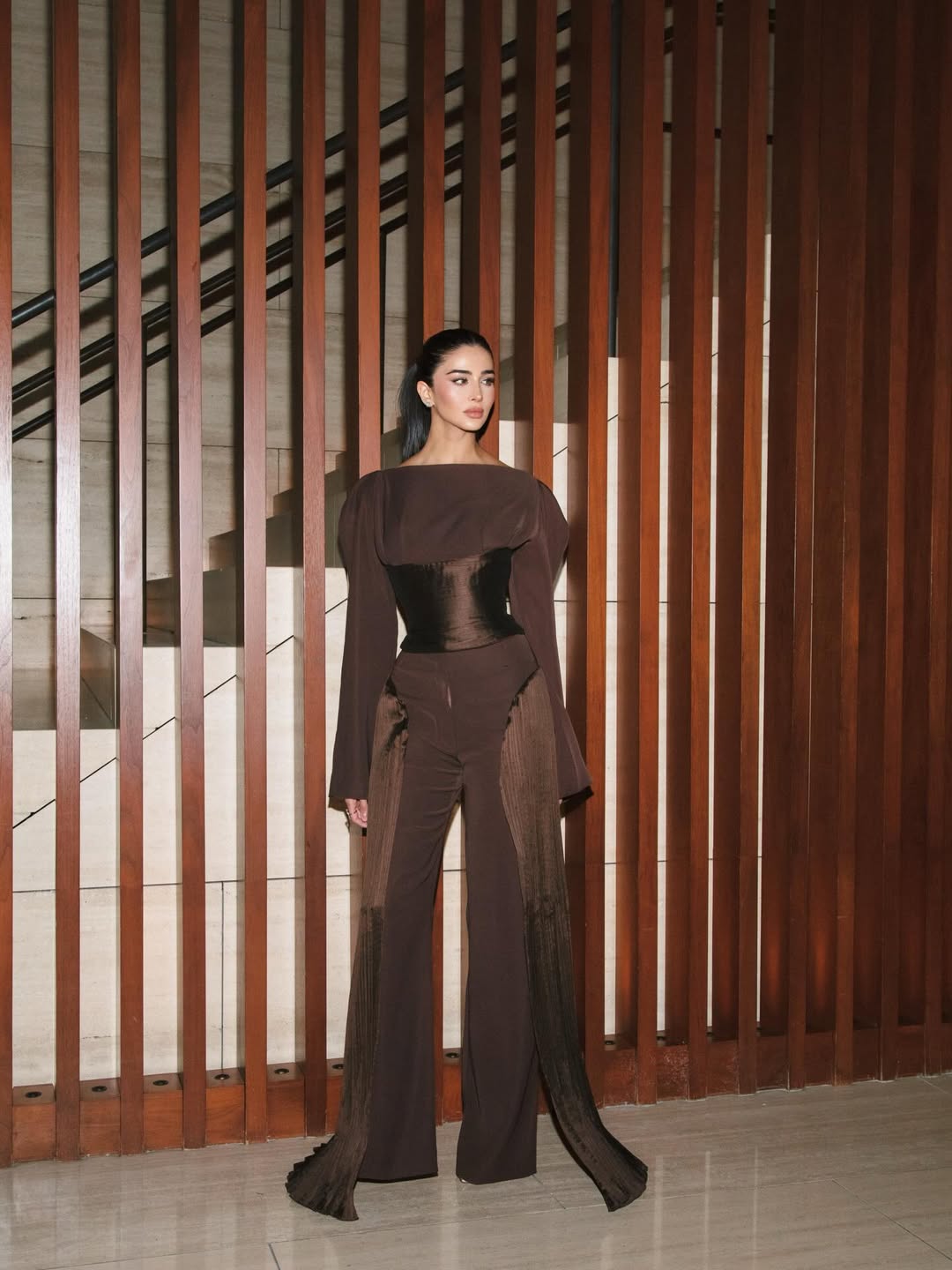 رهف بجمبسوت انسيابي باللون البني