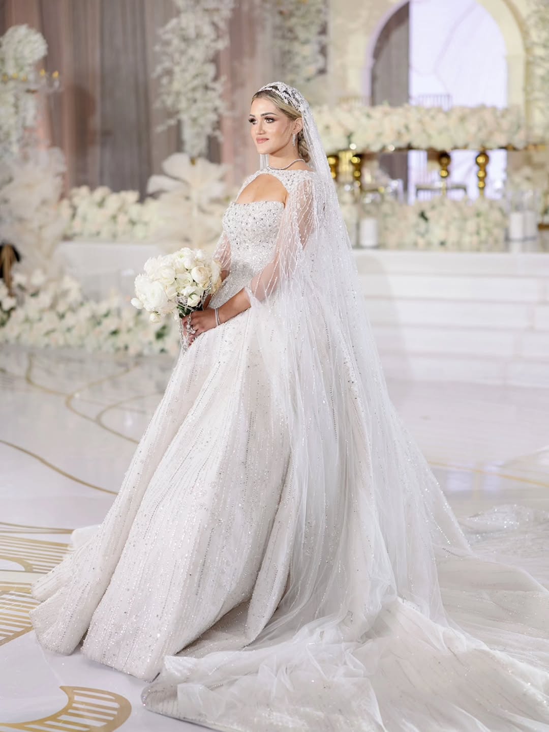 روعة اللون الأبيض في تفاصيل الزفاف