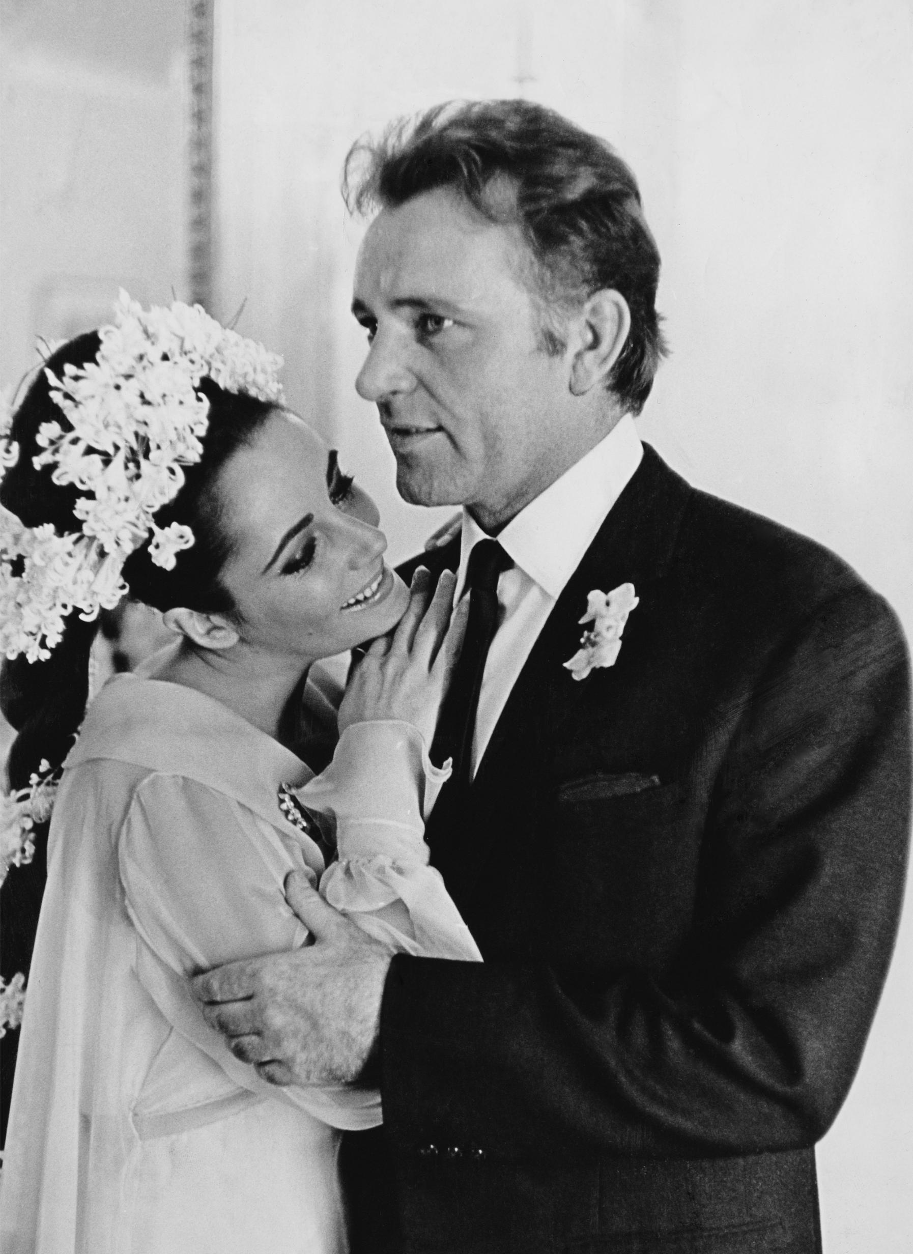 ريتشارد بيرتون Richard Burton وإليزابيث تايلور