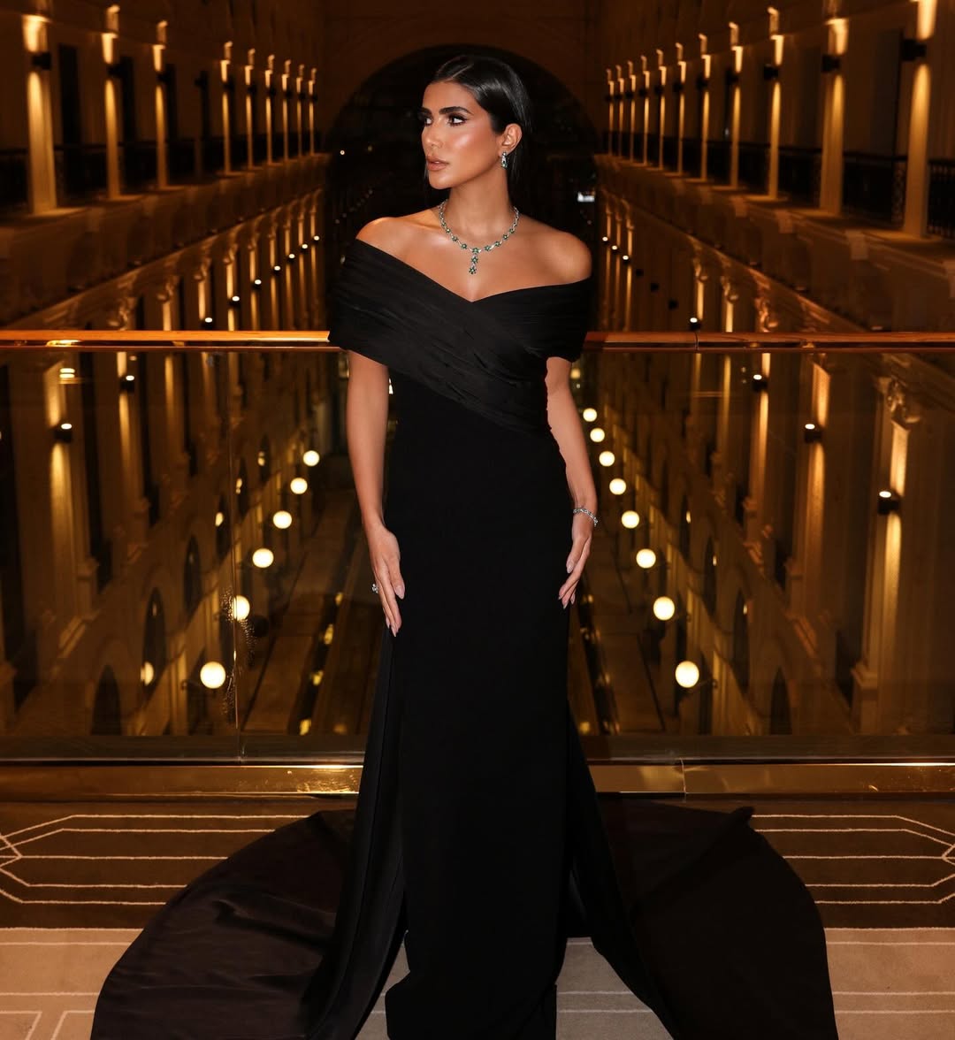 ريم سامي بفستان سهرة طويل من توقيع رامي قاضي