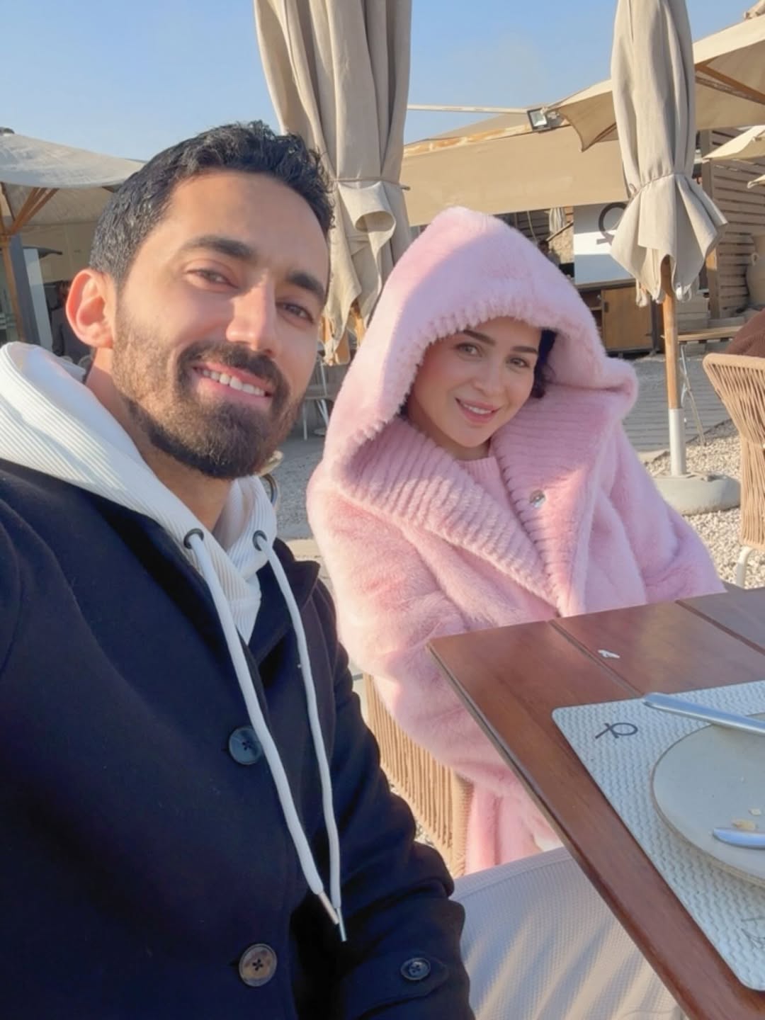 زوج مي عز الدين يحتفي بأول ظهور لها