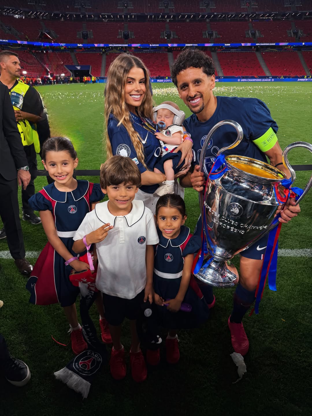 زوجة اللاعب ماركينيوس مع اطفالهما صورة من انستغرامها