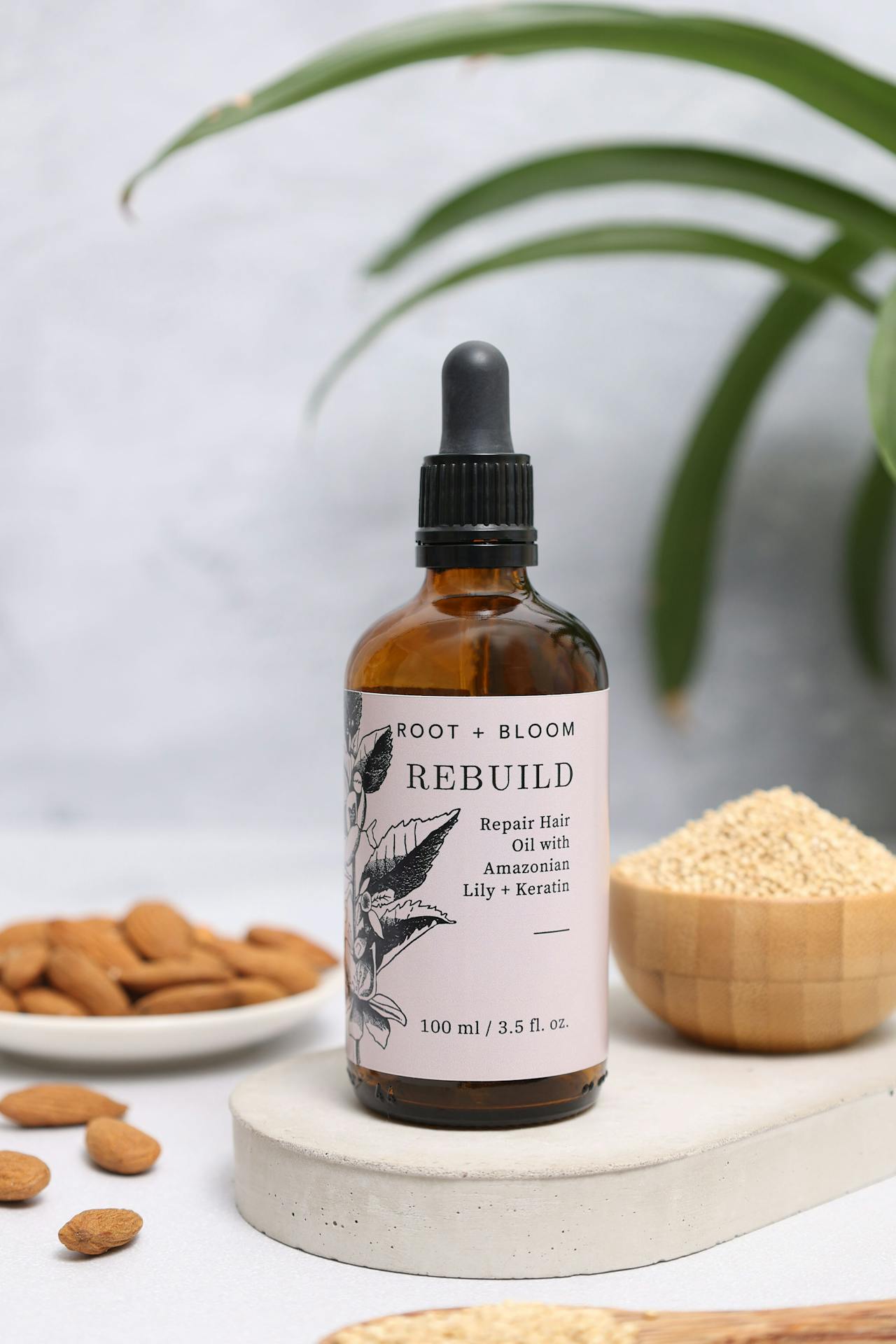 زيت اللوز المر لا يستخدم للعناية بجمالكِ من دون استشارة الخبراء المختصين