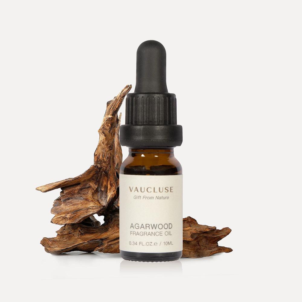 زيت عطري برائحة العود