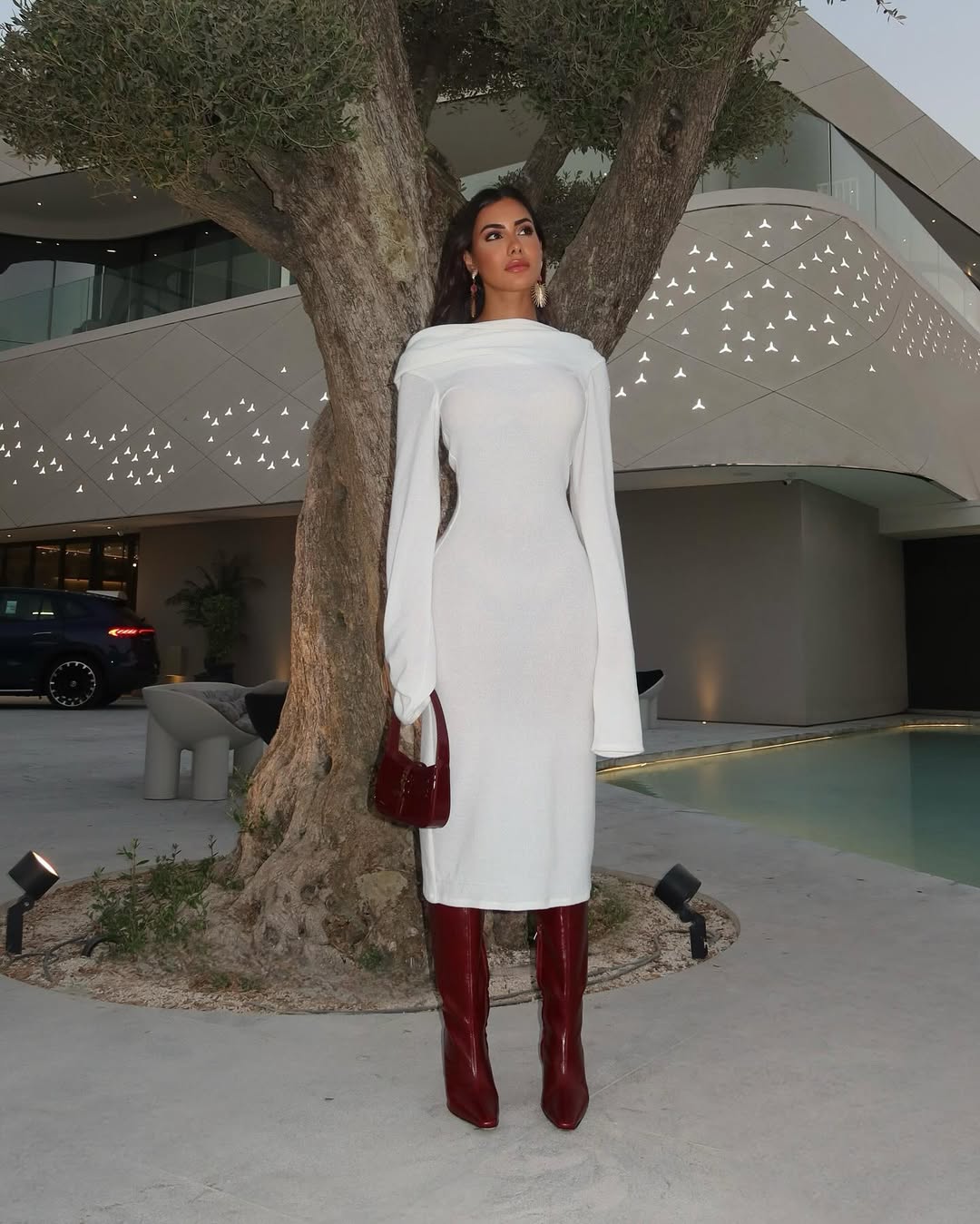 زينب عزام بإطلالة أنيقة