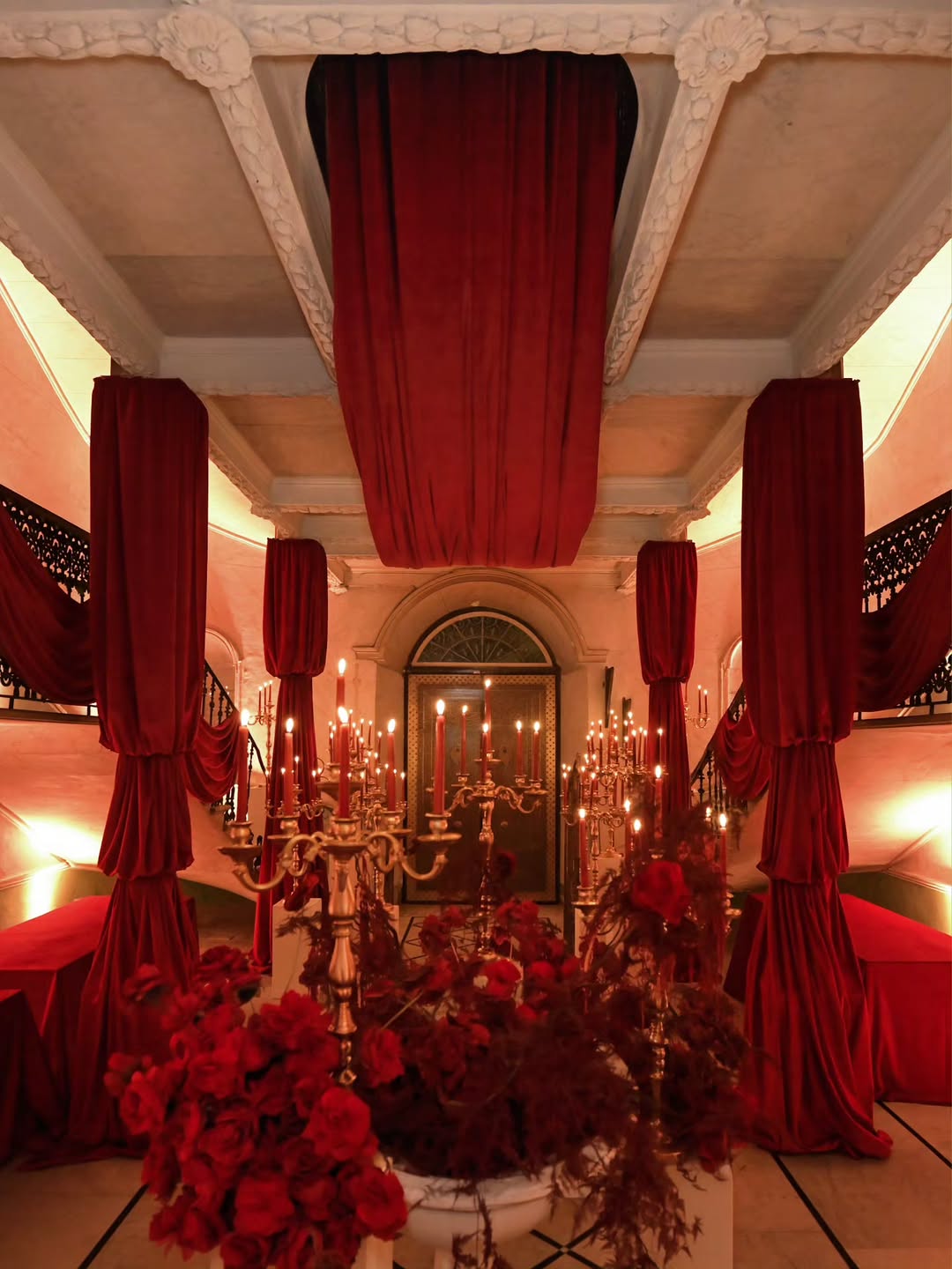 زينة البرغندي في حفلات زفاف 2026 - الصورة من صفحة fift15n