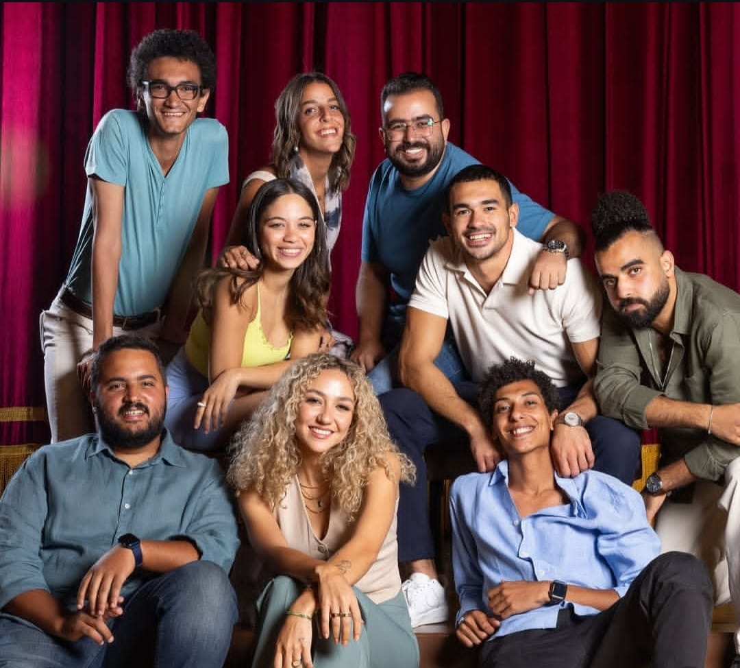 صناع فيلمها "مين يصدق"