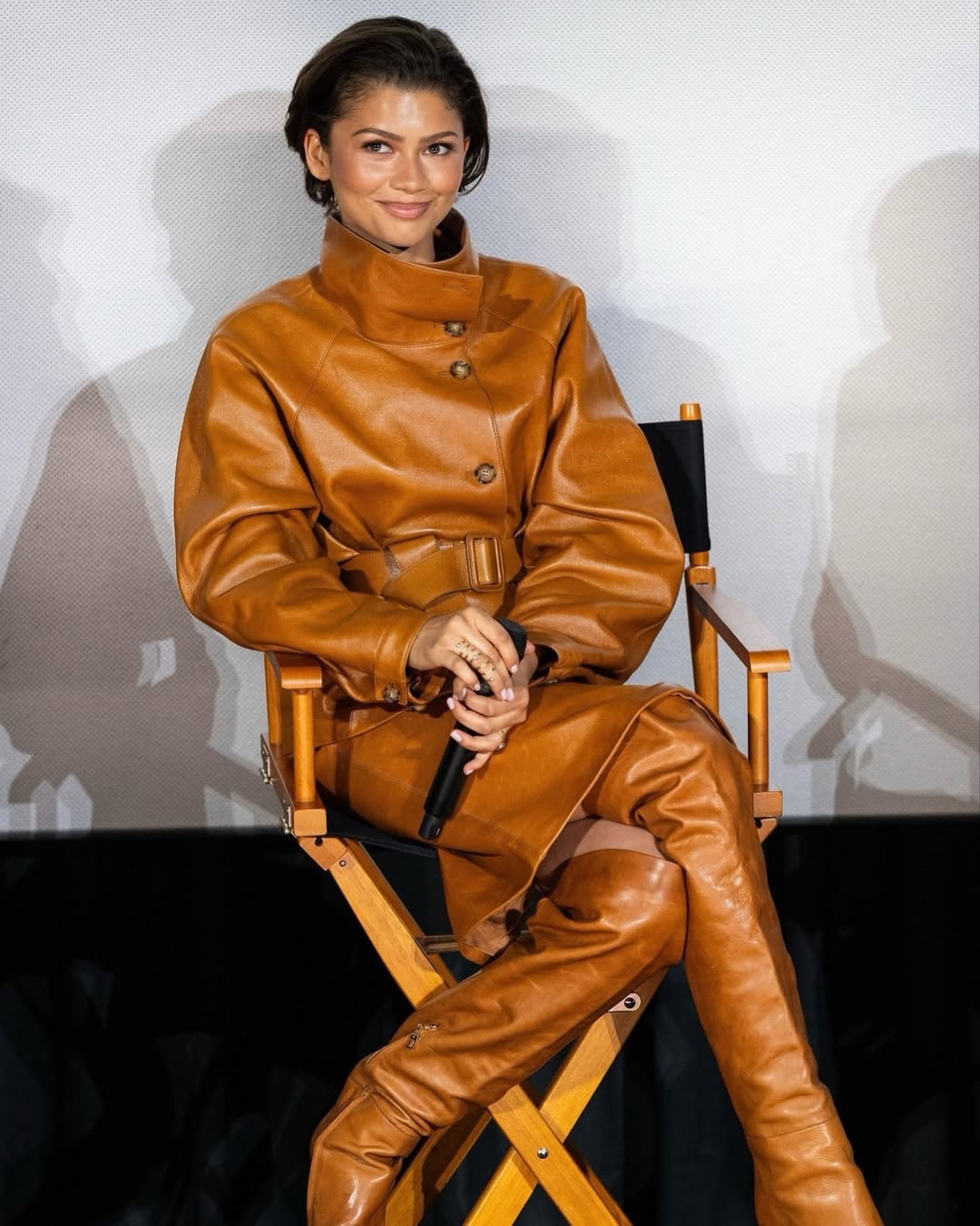 زيندايا بطقم من تنورة ميدي بقصة ضيقة مع جاكيت بقصة أوفر سايز منتفخة