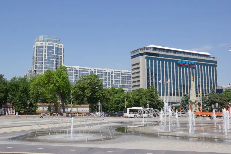 ساحة النافورة الموسيقية Theatre Square