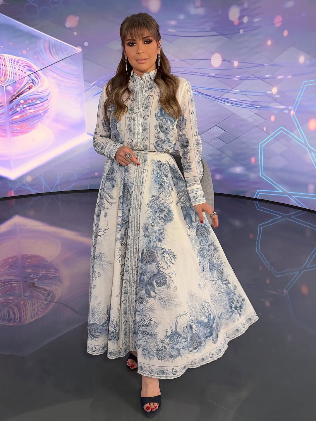 سارة دندراوي بإطلالة الفستان المنقوش