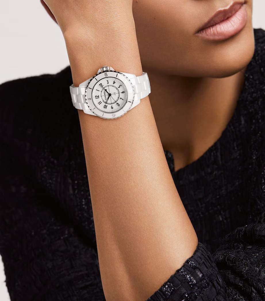 ساعة CHANEL J12