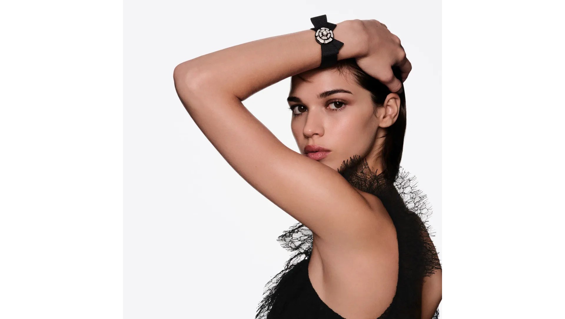 ساعة NOEUD DE CAMÉLIA CUFF