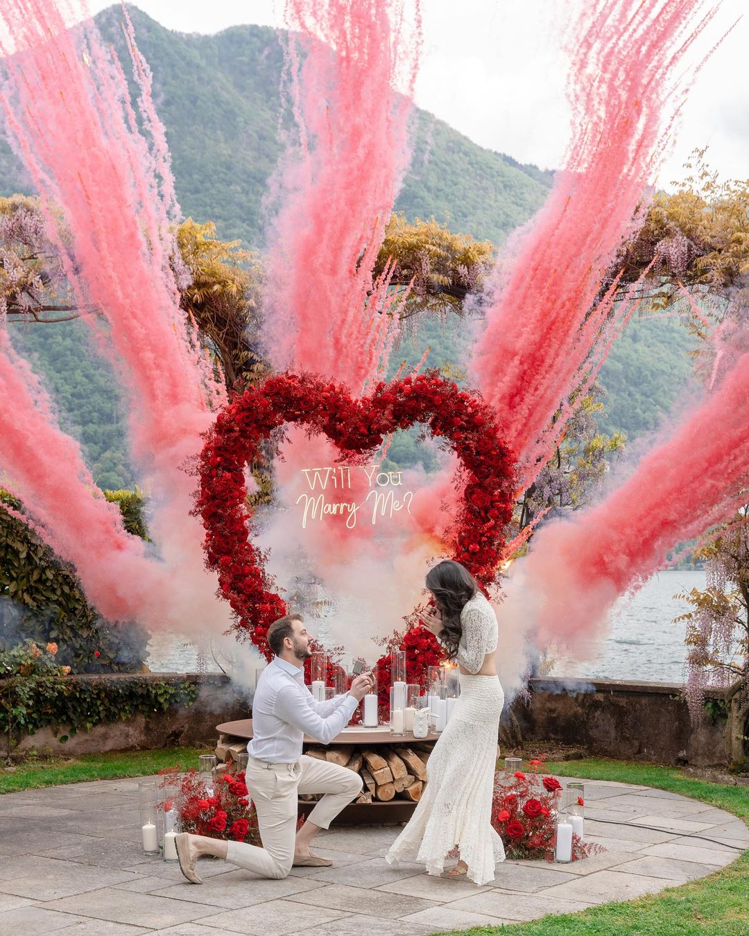 ساندي تاتب لحظة تلقيها عرض الزواج بطريقة رومانسية