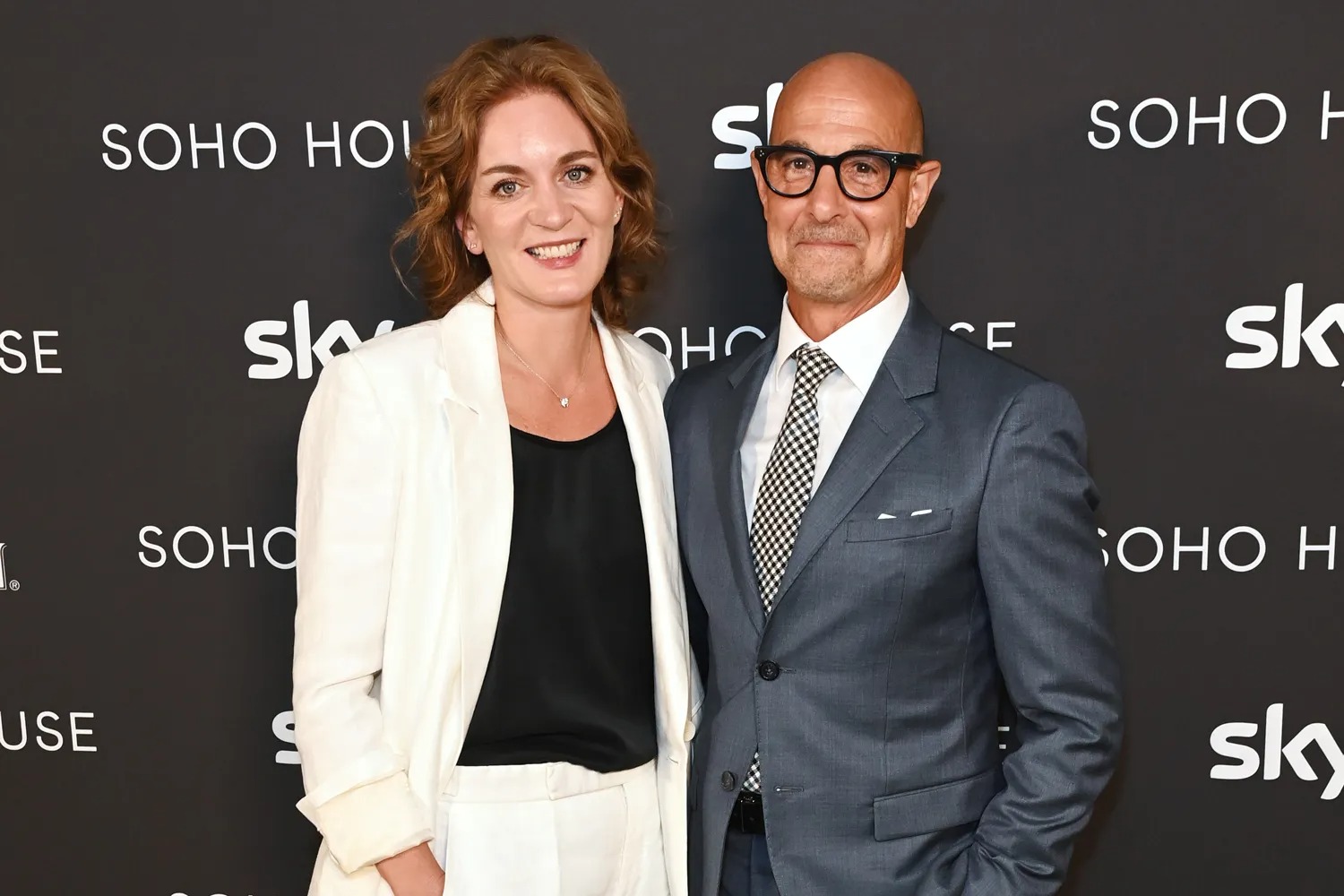 ستانلي توتشي Stanley Tucci وفيليسيتي بلانت Felicity Blunt-كعكة زفاف مصنوعة من الجبن