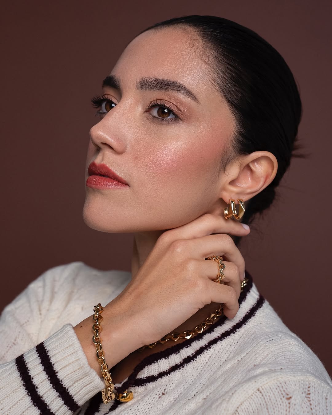 مكياج ستيفاني عطالله بألوان مشمشية