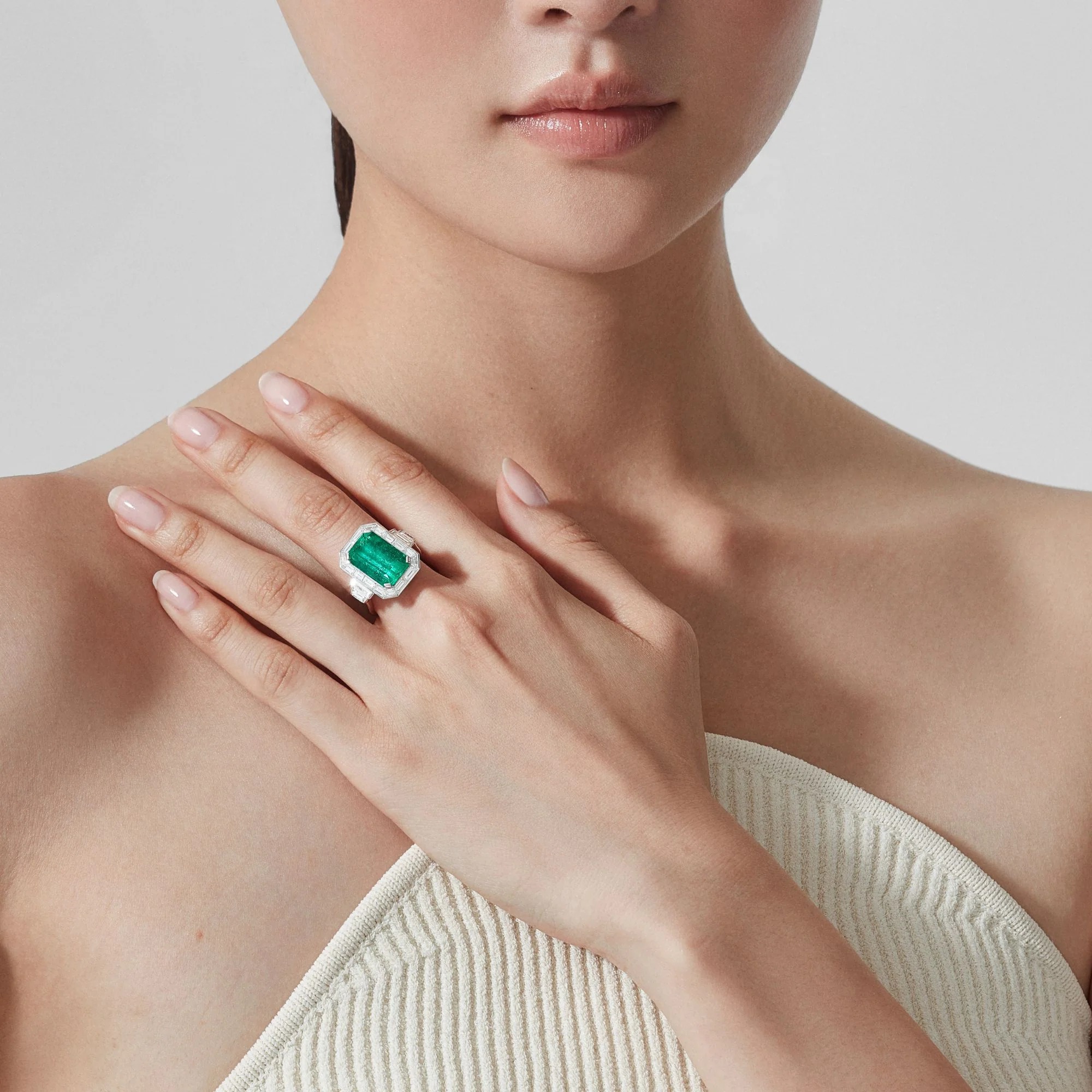 سحر الزمرد حجر شهر مايو في مجوهرات Garrard