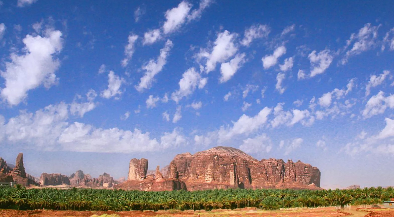 طبيعة خيالية وأجواء ساحرة في واحة العلا الغناء