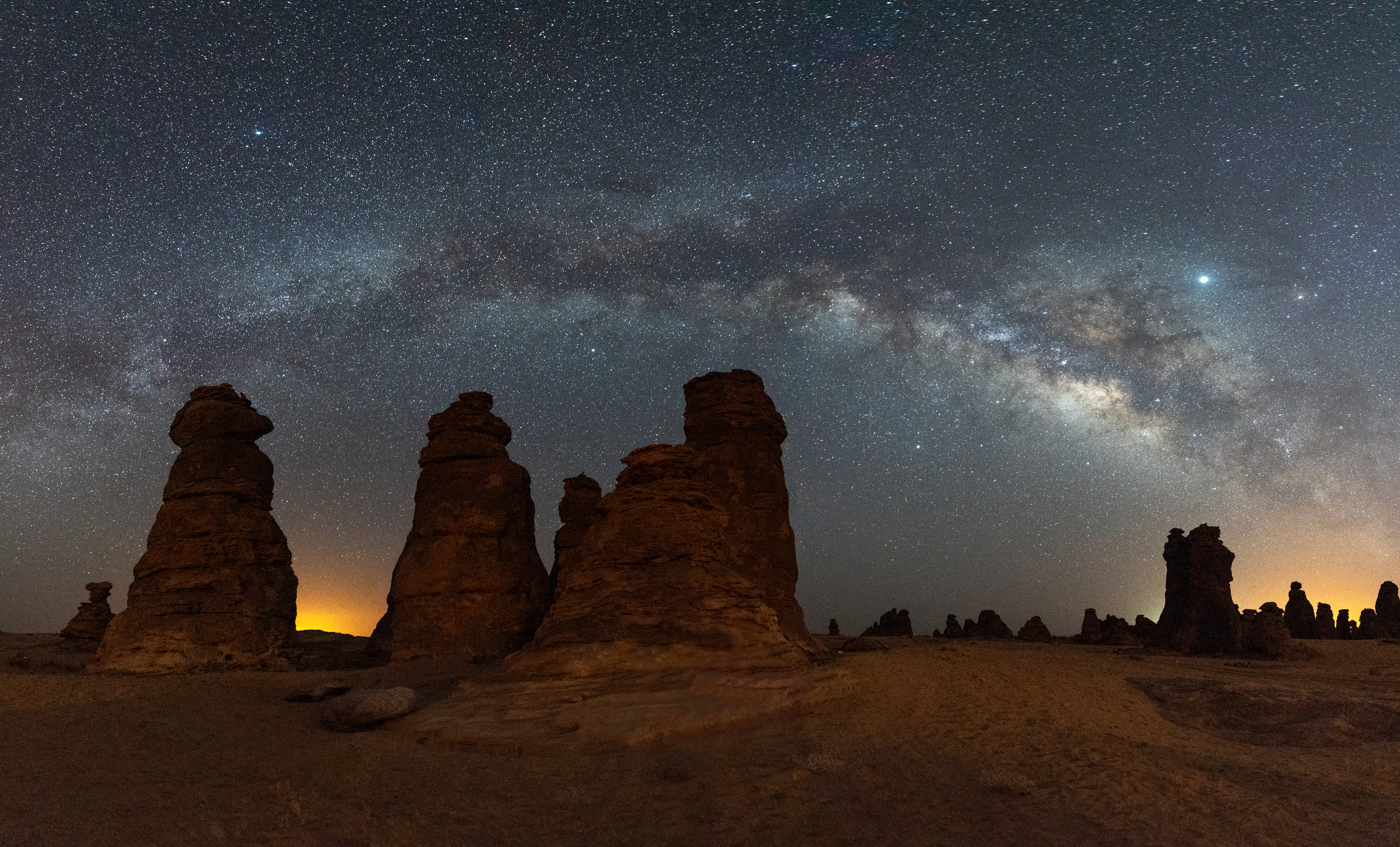 سحر الهايكنج في أحضان العلا