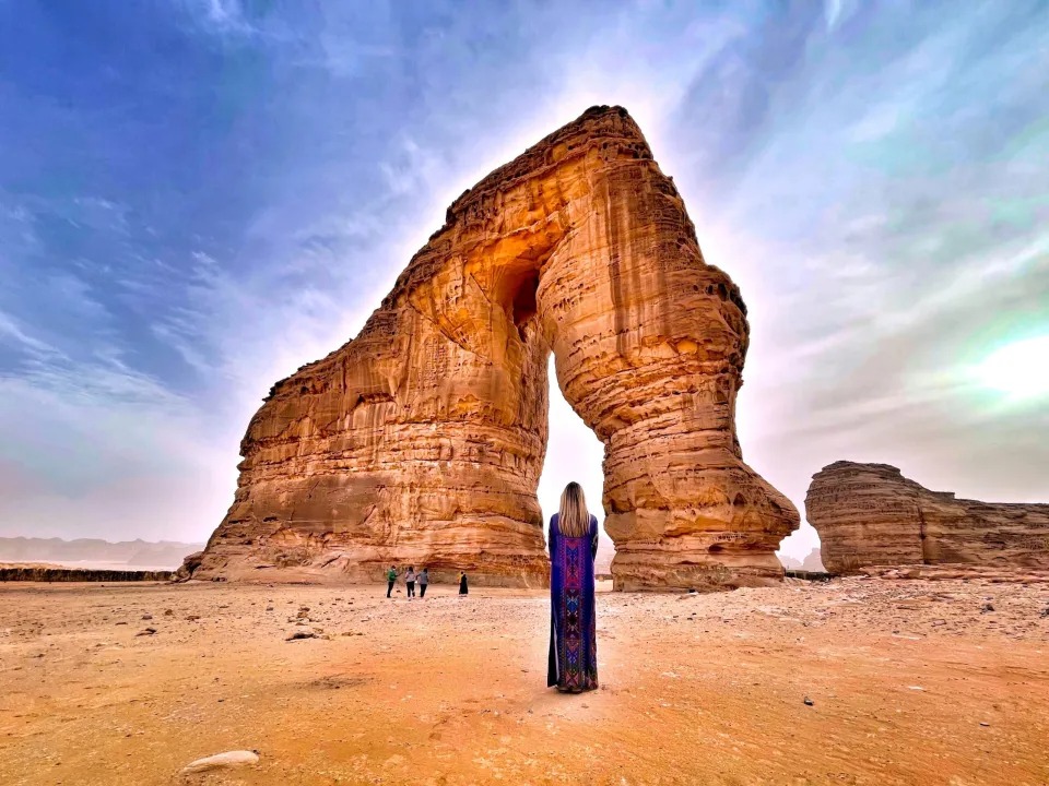 سحر مدينة العلا القديمة، وزر صخرة الفي