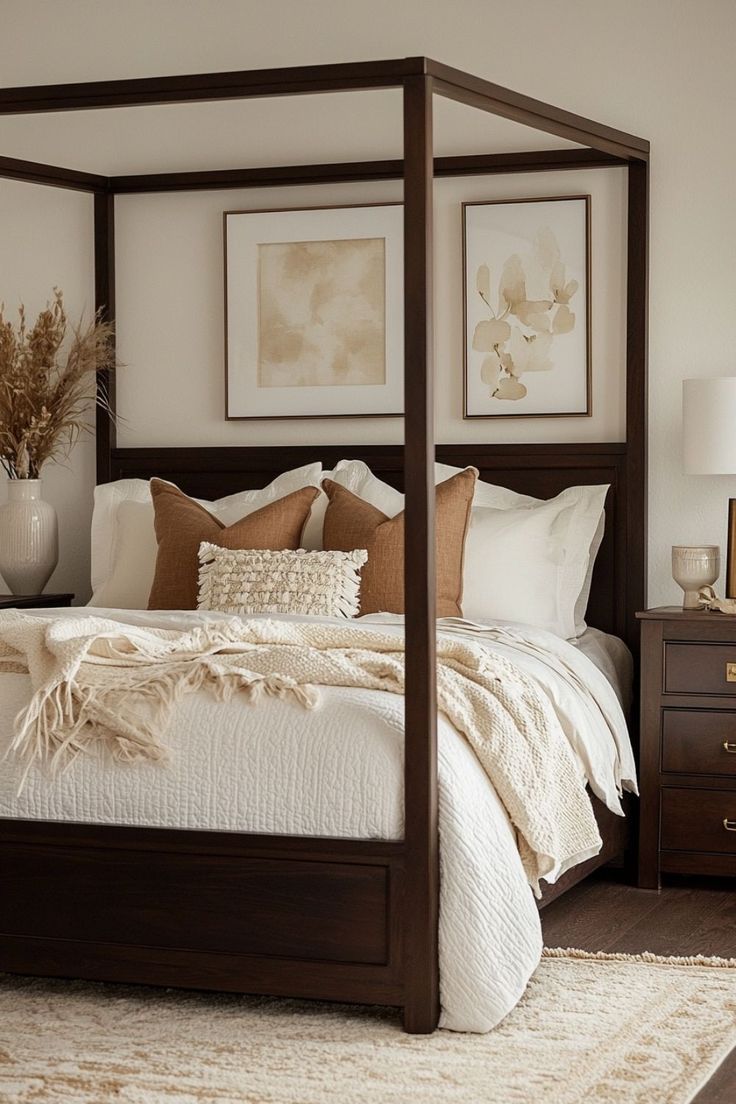 سرير الكانوبيه يمنح غرفة النوم شخصية واضحة