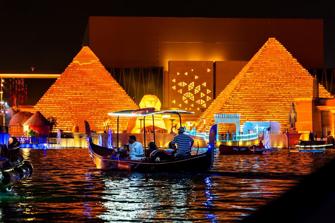 تجارب وأجواء خيالية في بوليفارد وورلد