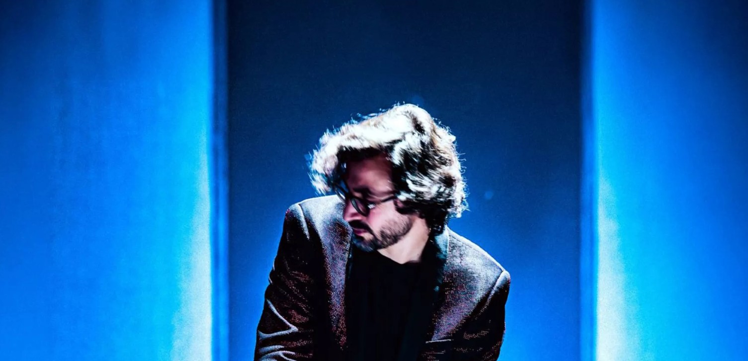 سفر Love and Revenge