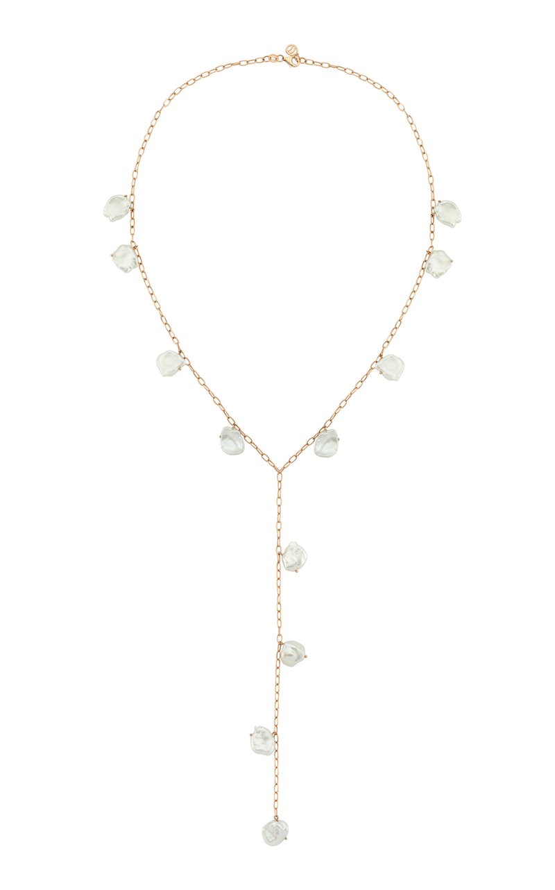 سلسلة من تشارمز كومباني  Charms Company
