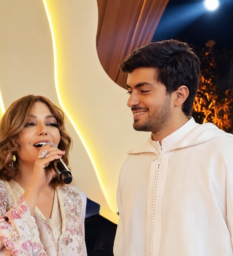 سميرة سعيد تحتفل بابنها في زفاف عائلي بالرباط
