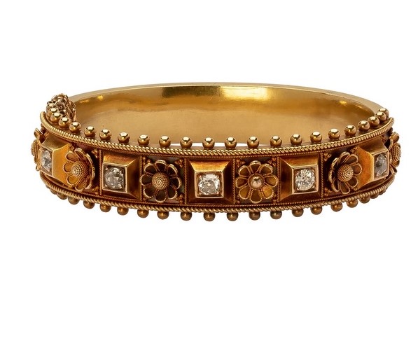 سوار ذهبي Victorian Revival من  Broken English Jewelry