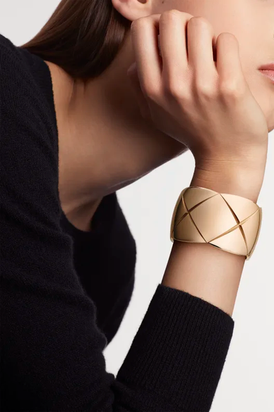 سوار عريض من دار Chanel