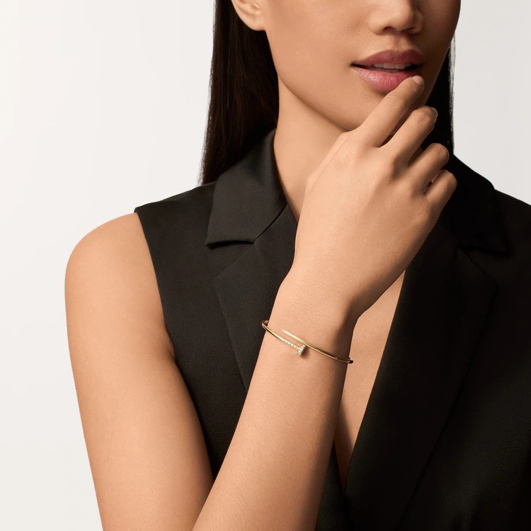 سوار فاخر من Cartier