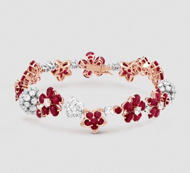 سوار ماس Folie des Prés من Van Cleef & Arpels