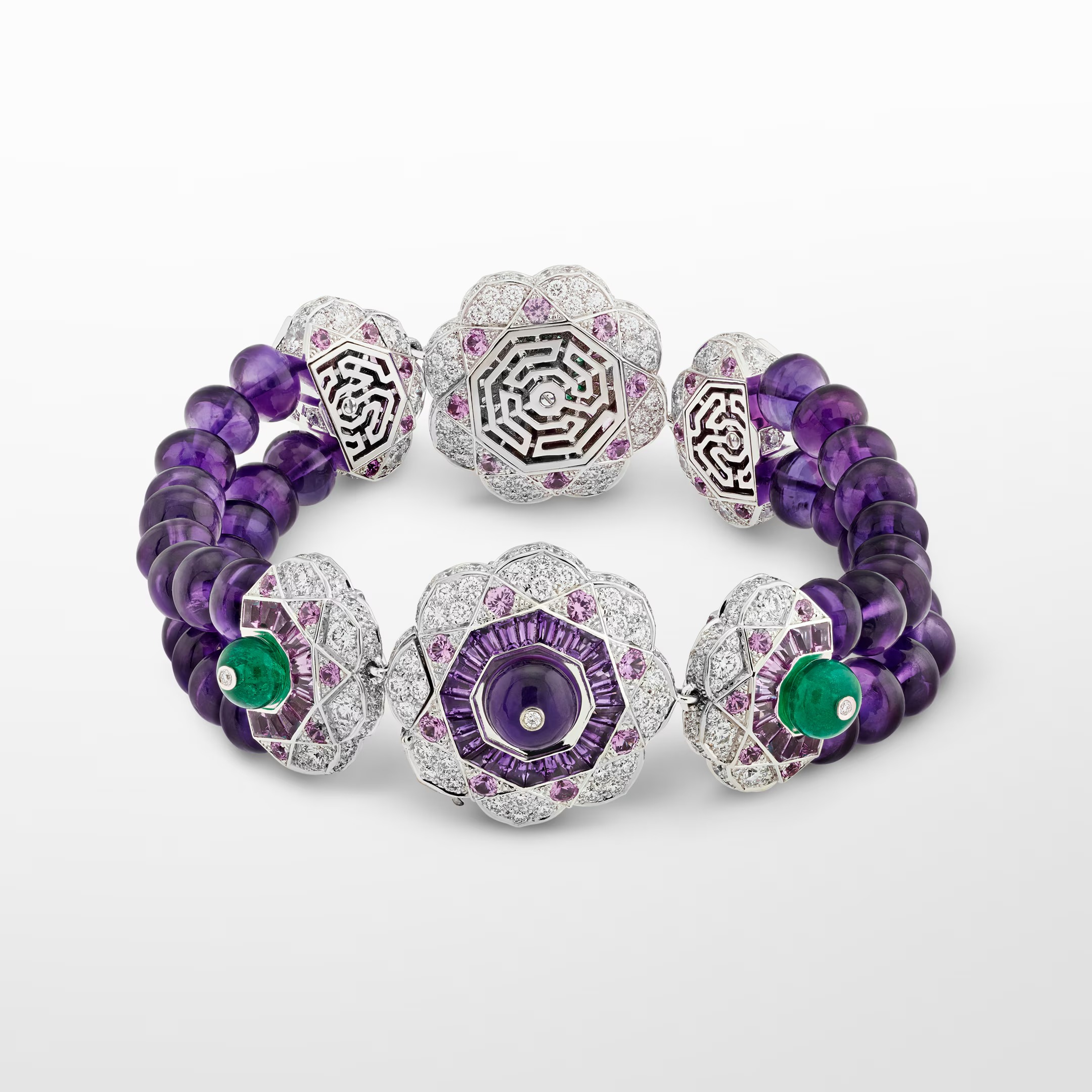 سوار متألق بأحجار الجمشت من Van Cleef & Arpels