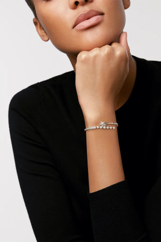 سوار Comète Couture Bracelet المستوحاة من عالم الفضاء من شانيل CHANEL