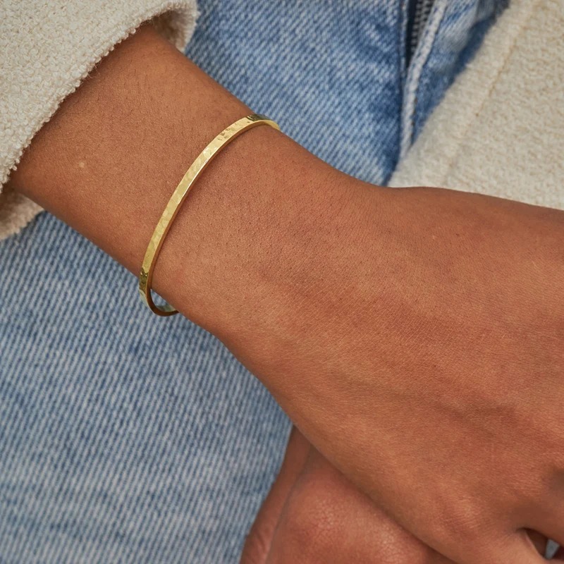 سوار Hammered Ellen Cuff من Jennifer Meyer