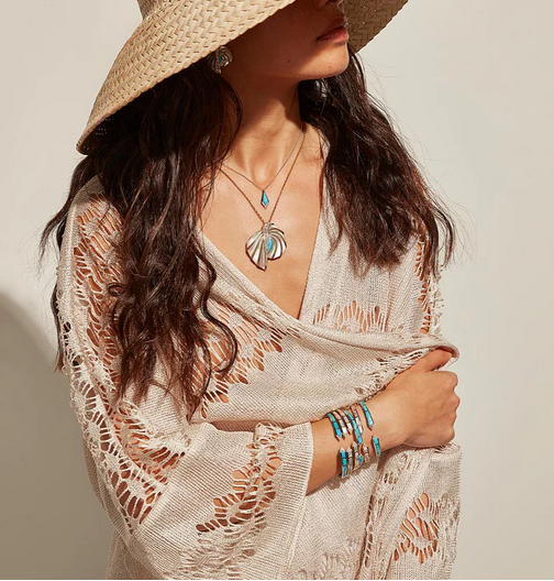 سوار Junonia بالفيروز من Noora Shawqi