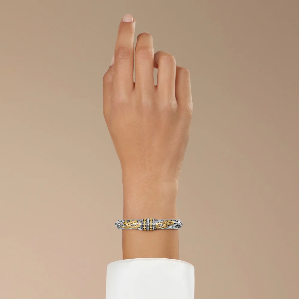 سوار Love & Peace من Azza Fahmy