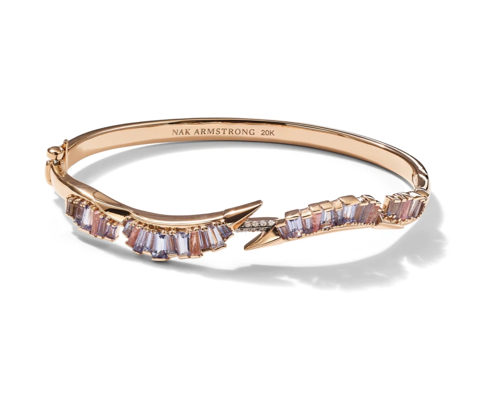 سوار Ruched Open Coil Cuff – Tanzanite من Nak Armstrong Fine Jewelry