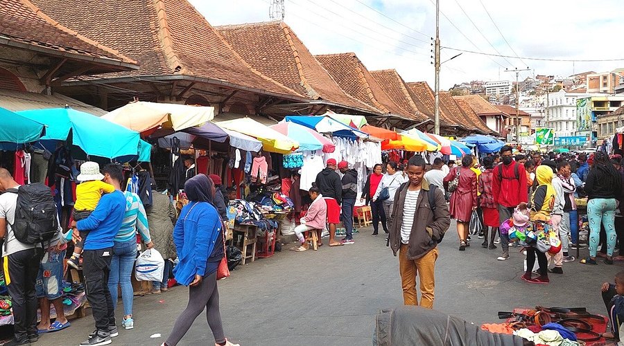 سوق أنالاكيلي (Analakely Market) في أنتاناناريفو