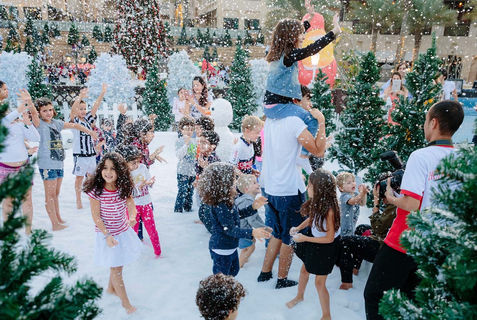 سوق الأعياد في مدينة جميرا  