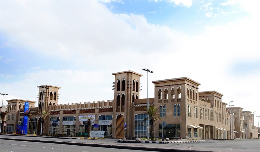 سوق الدمام الشعبي وجهة ساحرة لعشاق التسوق